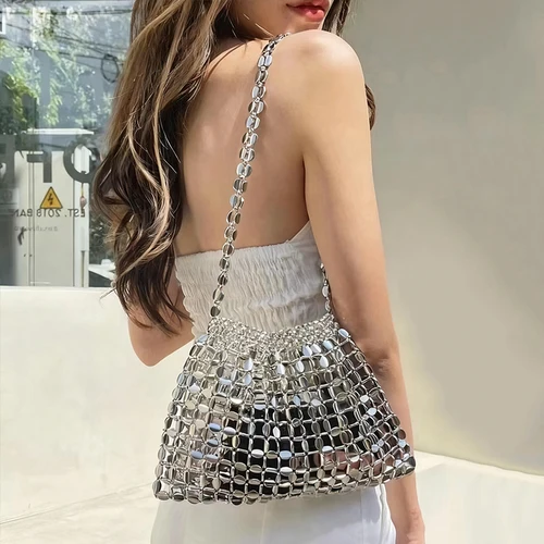 Imagen 2 del producto Nuevo bolso plateado para mujer, bolso tejido con cuentas hecho a mano, bolso de hombro hueco a la moda y a la moda