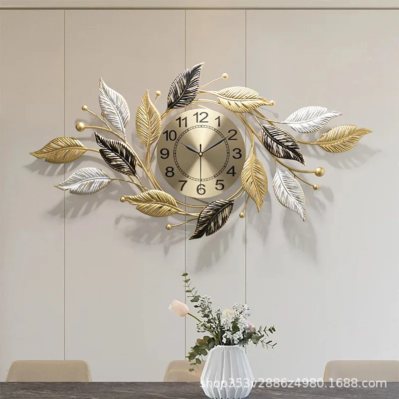 Dining room wall decoration for living room stylish silent 2026 new high-end clock wall hanging