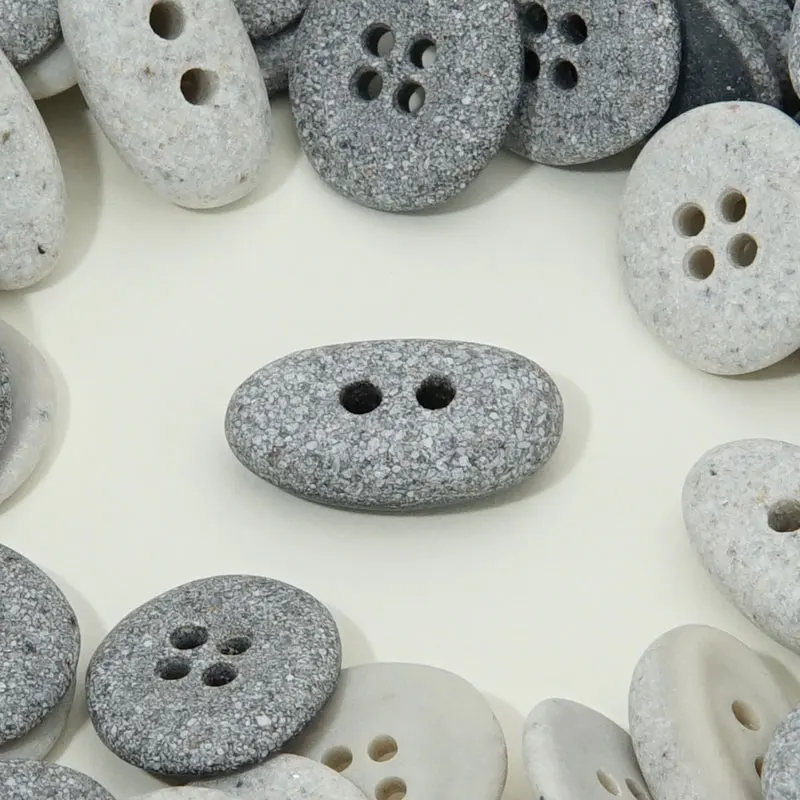 10 Stück runde Harzknöpfe mit 2/4 Löchern, 12–23 mm, für Kleidung, Mäntel, hochwertige DIY-Dekorationen, Nähzubehör, 2 Farben optional – Detail 1