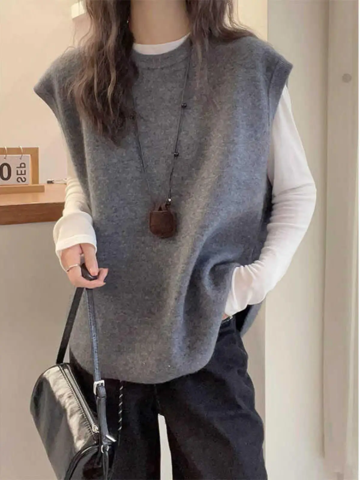 

Женский вязаный жилет с имитацией меха медведя, новинка ранней осени, европейский дизайн, модный тренд, круглый вырез, стандартная длина