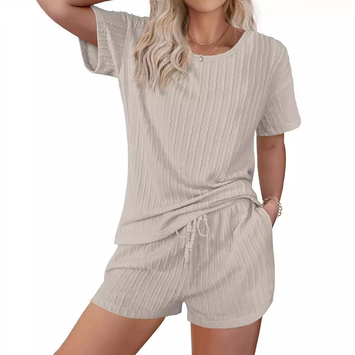 New Casual and Comfortable Loose Fit Round Neck Short Sleeved Shorts Fashion Set