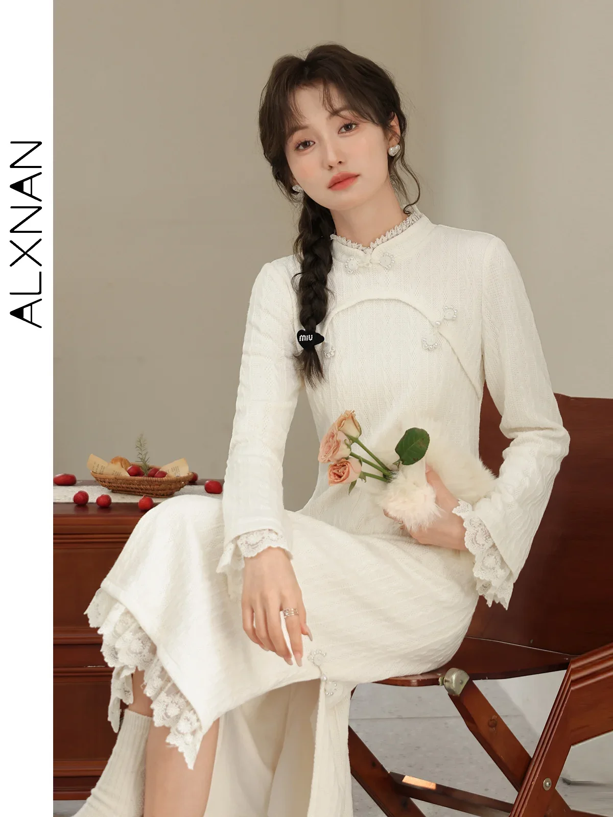 ALXNAN ชุดเดรสยาวไซส์ใหญ่สำหรับผู้หญิง ปี 2025 ชุดเดรสแขนยาวสไตล์ลำลองสุดหรู สไตล์จีนใหม่ สีแอปริคอต เสื้อผ้าผู้หญิง รุ่น D01005