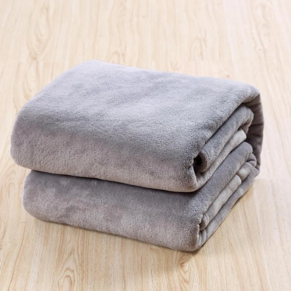

Silvery Grey Premium Material Pet Blanket Extra Warm Lightweight Comfortable Flannel Bedding Flannel Pet Blanket