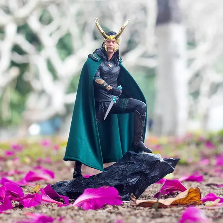 Limited edition 25cm Superhero Loki PVC Action Figure PVC statue Collectible Model Room home decoration toys kids child gift