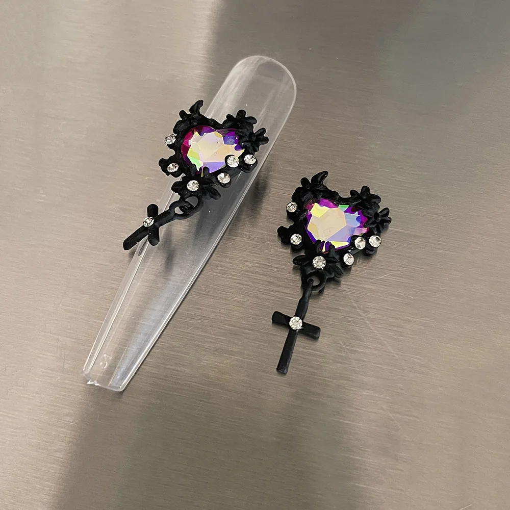 -Gothic Sweety- Chic Nail Adornano Abbellimenti Gioielli AB Cuori Gemme Ciondola Croce Charms Lega Nubuck Metallico Glamour 404art