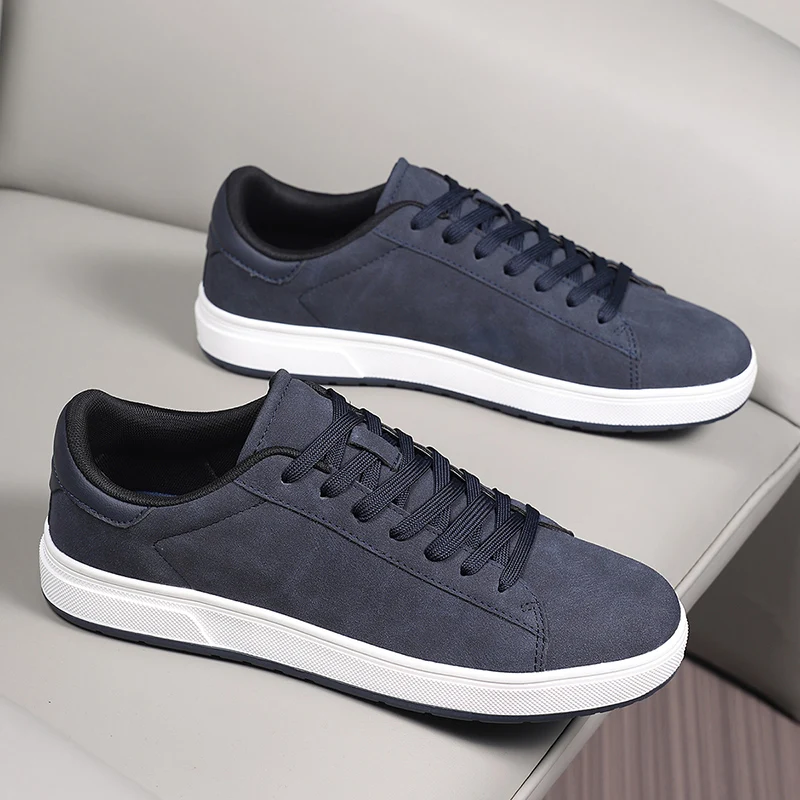 

2026 Spring New Men Genuine Leather Round Head Lacing Flat Sneakers Solid Simple Versatile Basic Shoe Casual Male Chic Sneakers