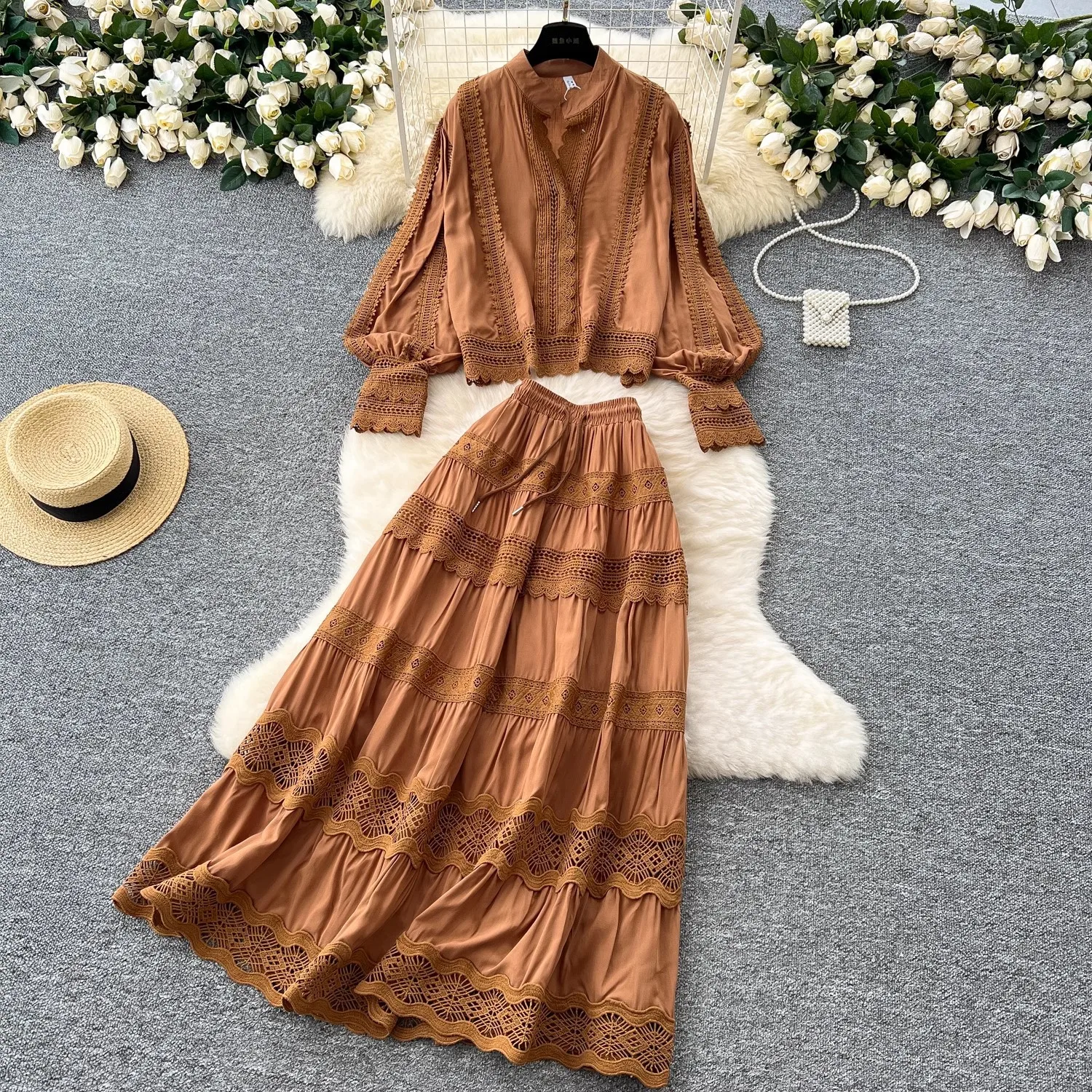 

French Retro Palace Style Hollow Lace Stitching Stand Collar Long-sleeved Shirt Women's High Waist Slim Skirt Two-piece Suit