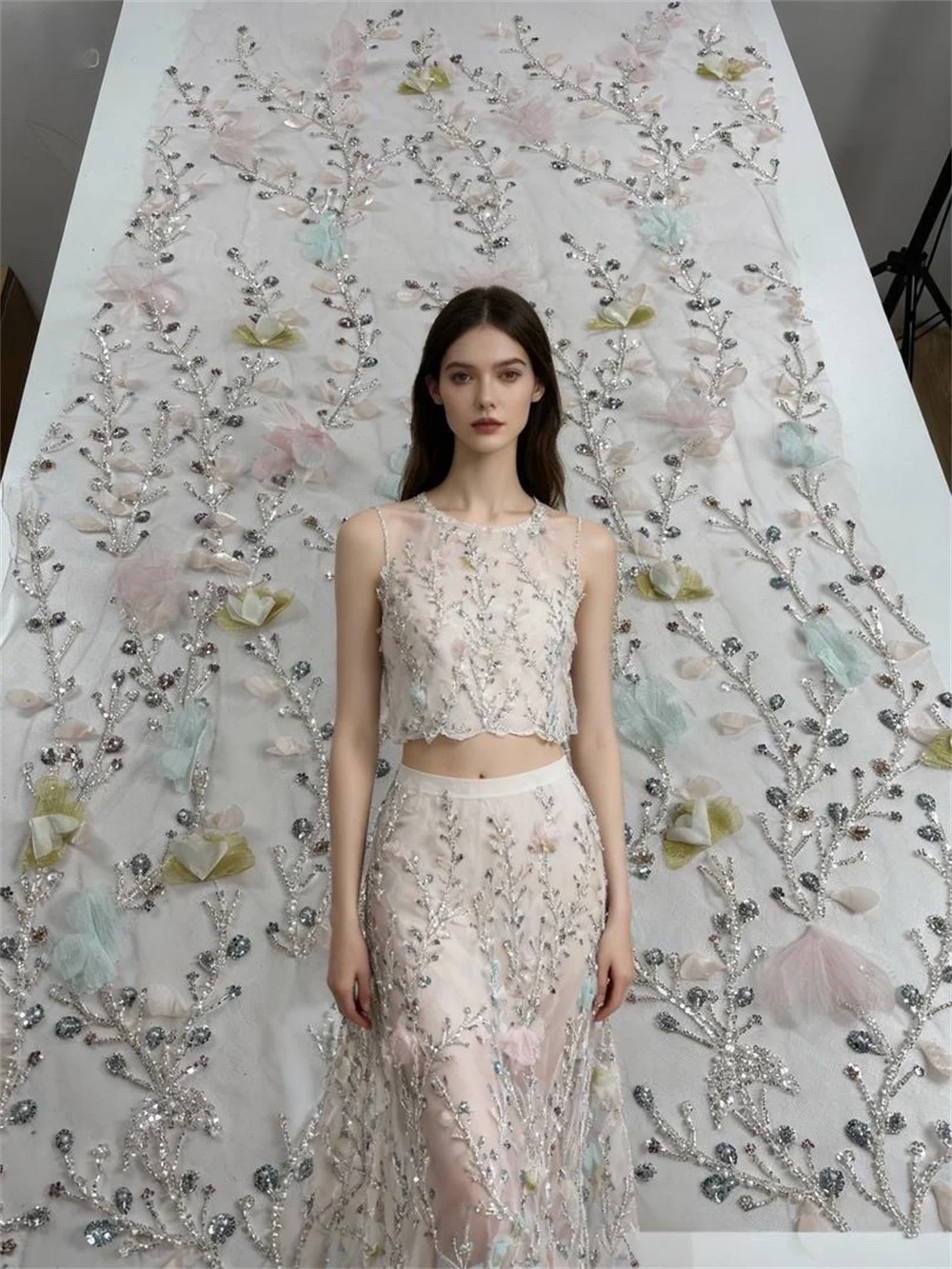 

2025 Latest African 3D Flower Lace Fabric Embroidery French with Sequins Beaded Nigerian Tulle Lace for Wedding Party Dresses