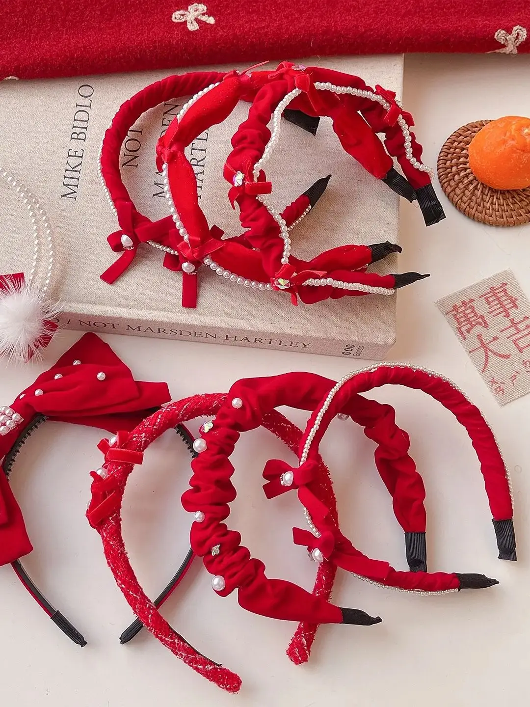 2026 Neues Weihnachts-Weinrotes Haarband für Mädchen, Frauen, Kinder, rutschfest, Plüsch, Pailletten, Samt, Schleife, Strass, Herz, Perle, Bär, Haarreif – Detail 3