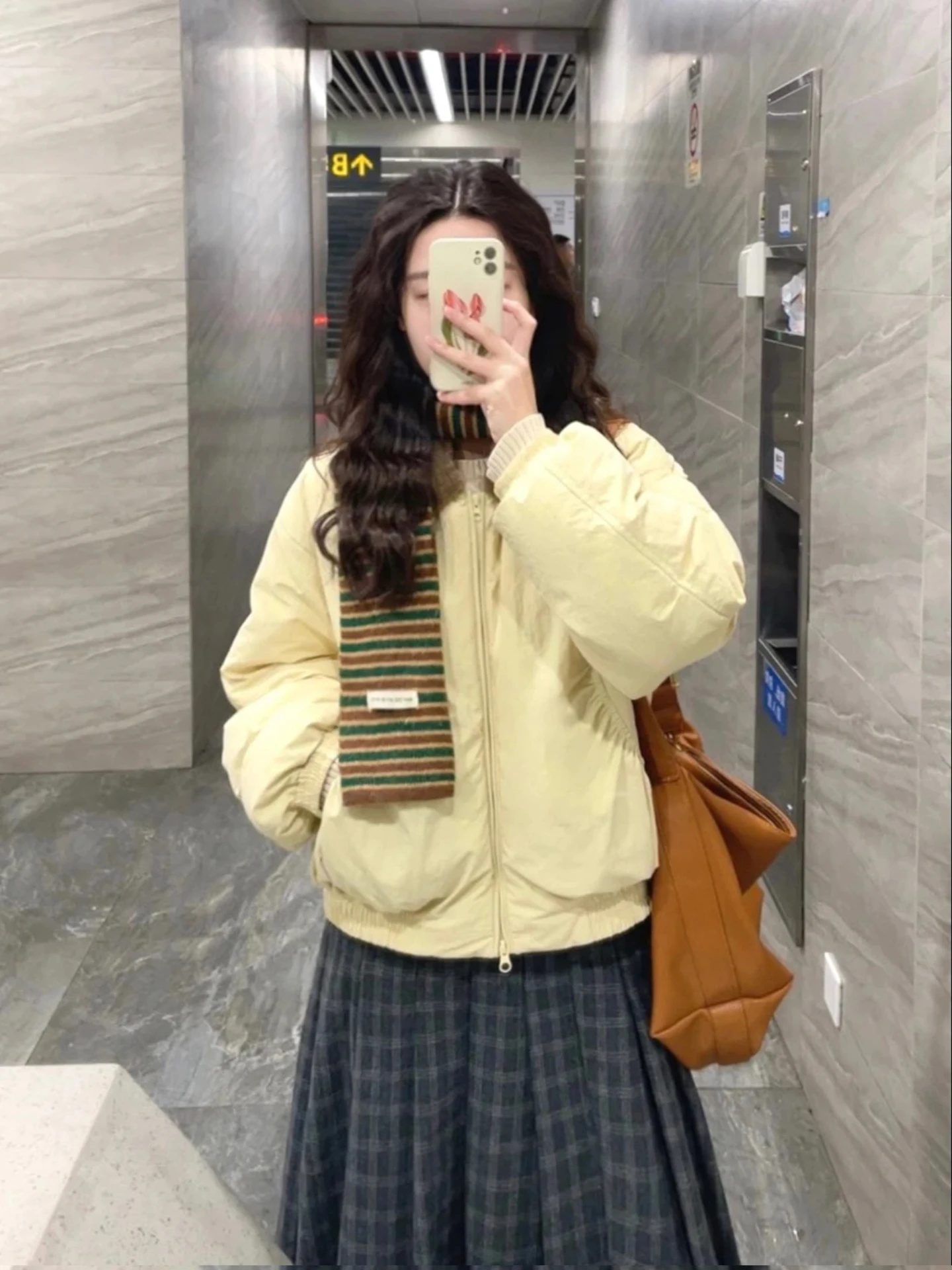 Piumino corto invernale da donna Cappotto imbottito in cotone a maniche lunghe con collo in pelliccia sintetica Capispalla caldo e addensato Parka