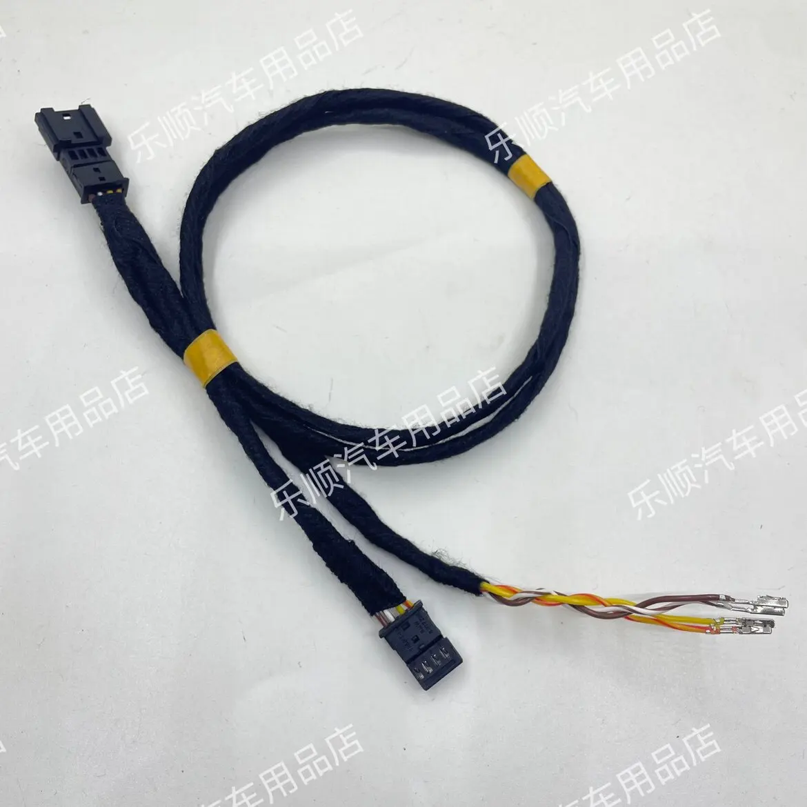 Suitable for BMW steering wheel shift harness cable plug E90 E82 E87 E84 X1 4p, take the wire