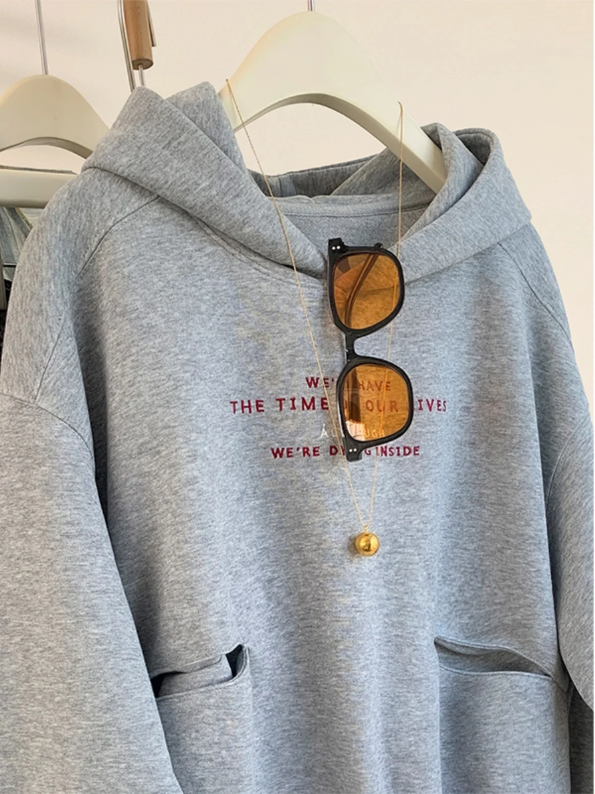 ay Kapuzenpullover Damen Herbst Winter Neues lockeres Schlankheitsoberteil Trendiger Hut irt Oberbekleidung Kleine Größe Faionable