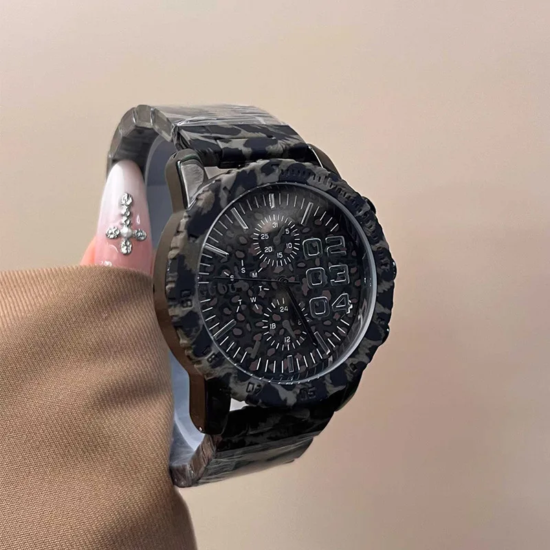 New Large-Dial Fashionable High-End Universal Sports Quartz Watch, Unisex Quartz Fashion Watch, Men'S And Women'S Wristwatch