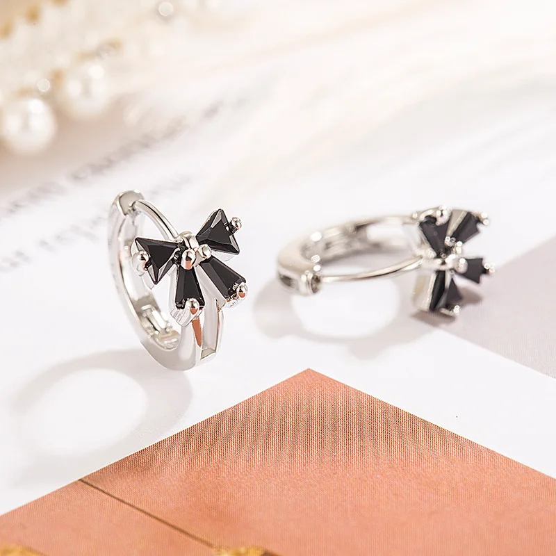 Women's Vintage Tiny Hoop Earrings Small Huggies Black Zirconia Butterfly Female Simple Style Ear Piercing Jewelry Accessories