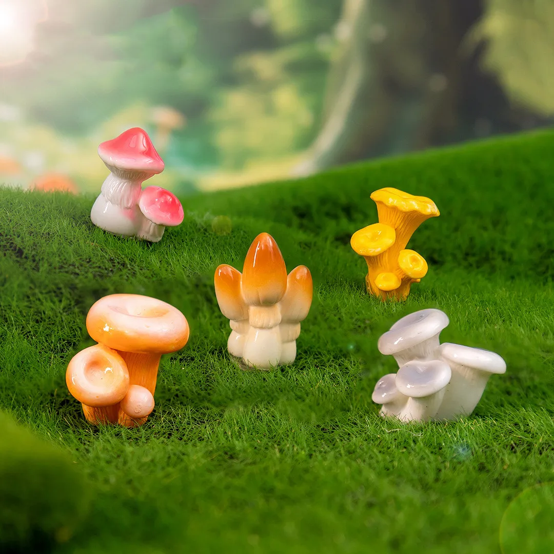 Figurines Miniatures Simulation Mini Mushroom Micro Landscape Ornaments For Home Decorations Decor For Room Desk Accessories