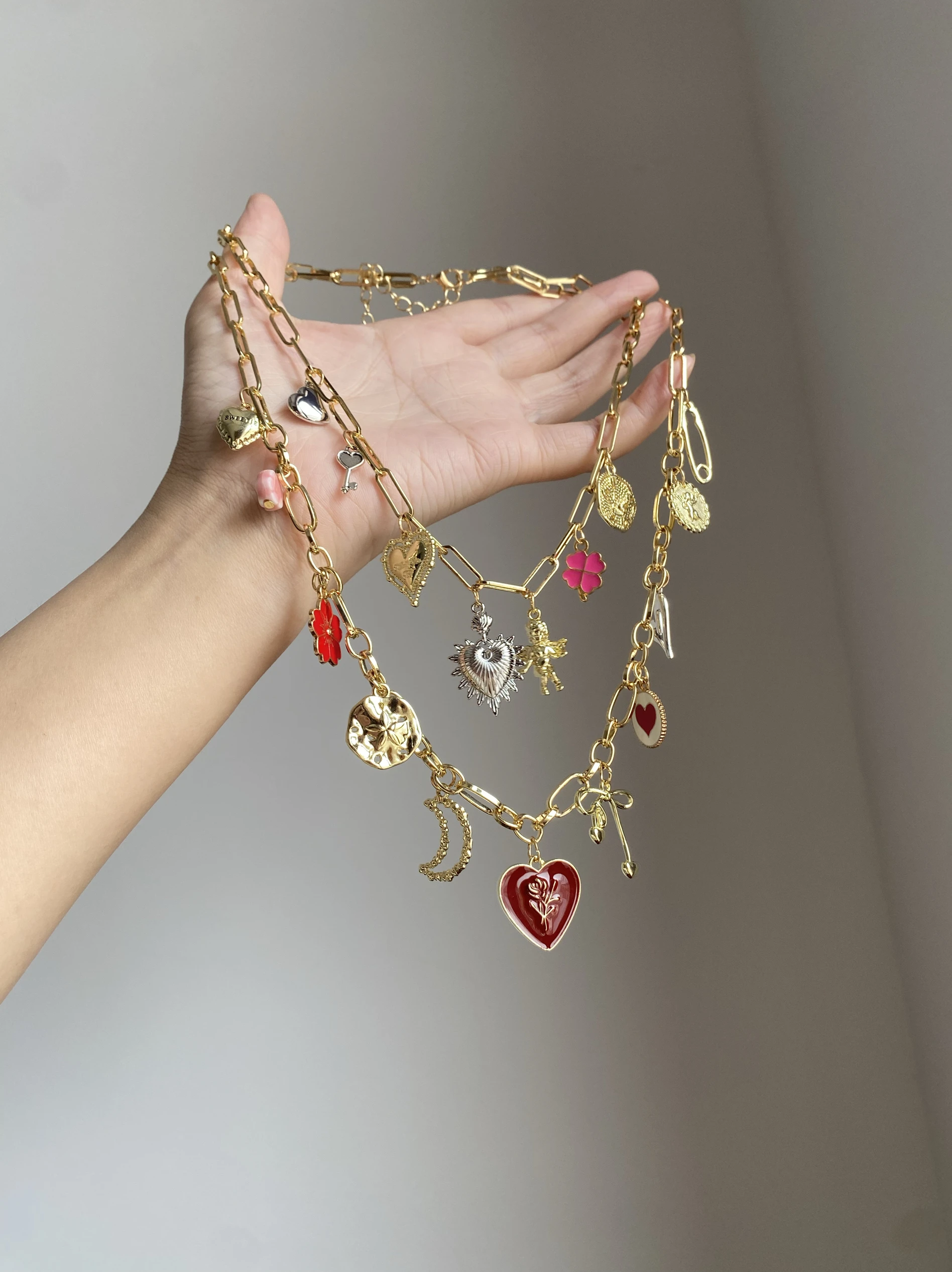 

Невобычное ожерелье большого размера в форме сердца, женское преувеличенное индивидуальное дизайнерское чувство, цепочка на ключицу, ожерелье, аксессуар