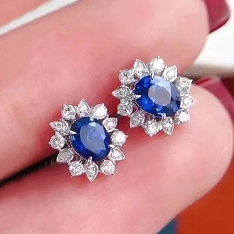 Huitan Ästhetische Blaue CZ Blume Stud Ohrringe für Frauen Temperament Täglichen Verschleiß Elegante Dame Ohrringe Luxus Trendy Schmuck