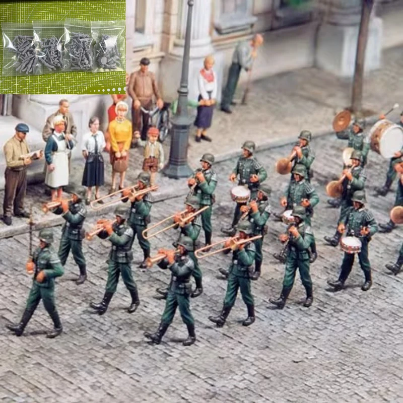 

Unpainted 1:35 Resin Model GK German Military Band, Model Needs To Be Assembled By 22 People