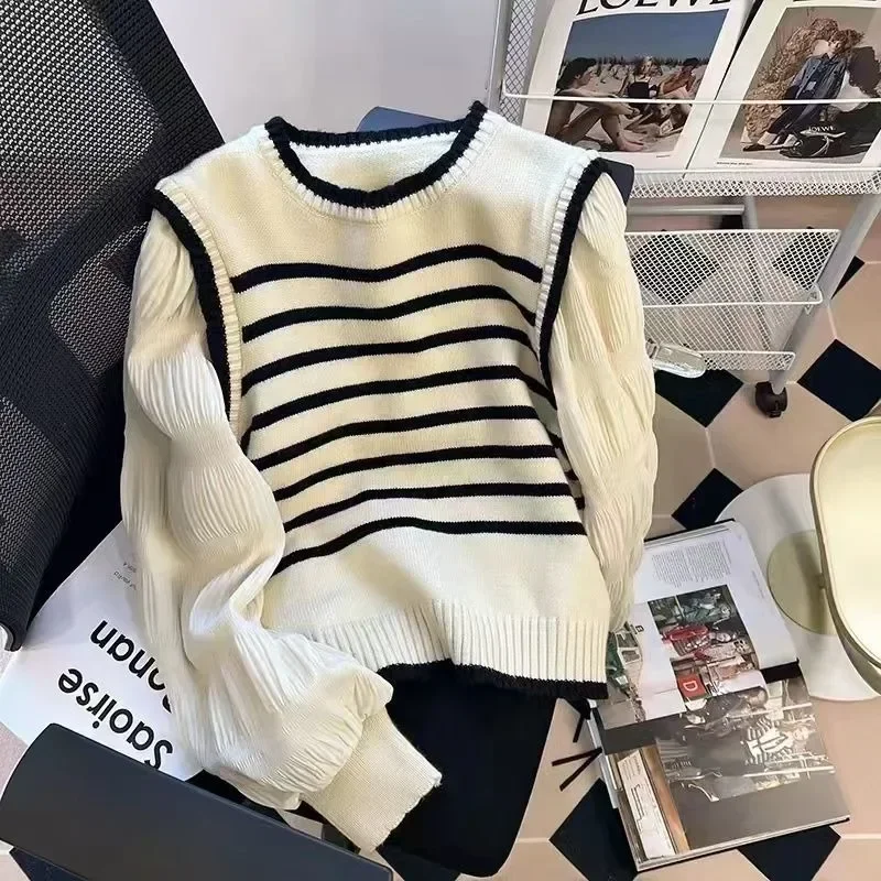 Spring 2025 Women Knitted Sweater Pullover Casual O-Neck Black White Striped Knitted Sweater Pullovers Women Tops Knitwears MZ23