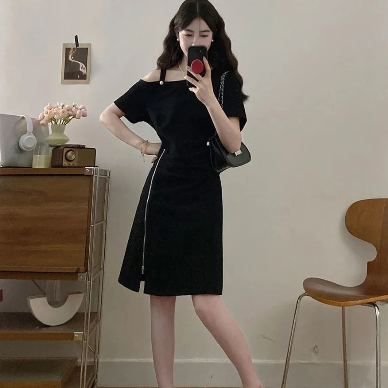 

Elegant Sheath Dress With Asymmetrical Zipper Detail For Women Spring Summer Wear