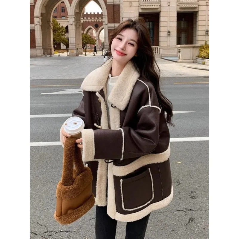 Retro Faux Suede Fleece and Fur One-piece Lambskin Coat for Women, A New Winter Fashion Style with Fleece and Thickened Fur Coat