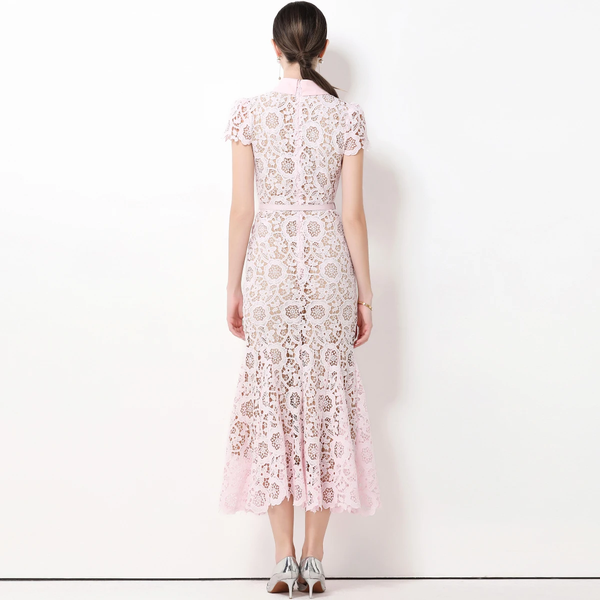 Abito estivo retrò solido ed elegante da donna, colletto rovesciato, abito a maniche corte, ritaglio a forma di fiore, gonna a sirena chic in pizzo