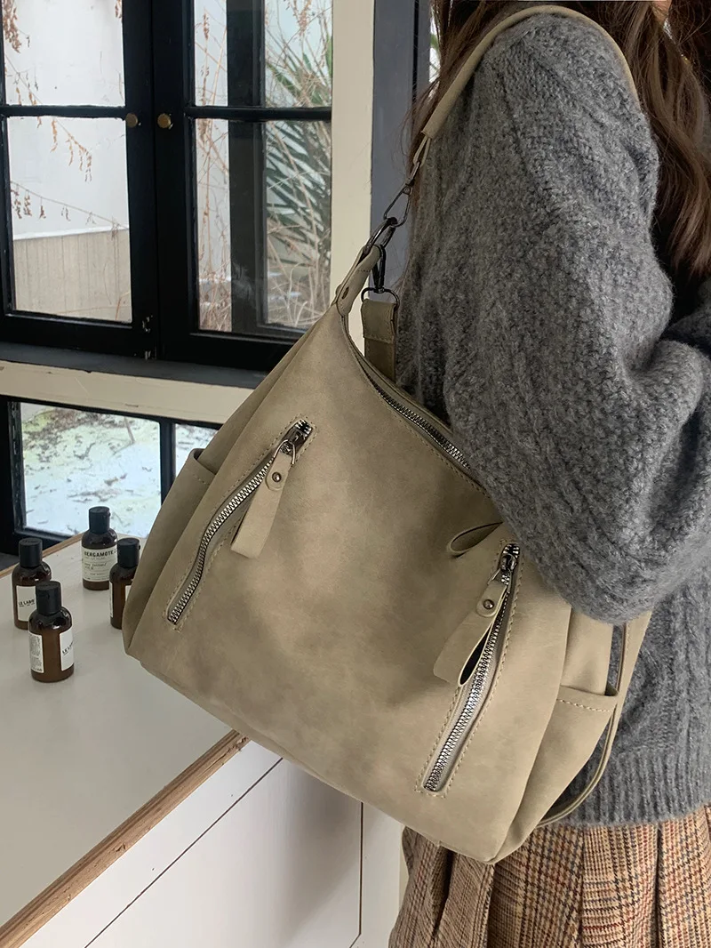 

Retro large capacity bag, women's 2025 new trendy and fashionable tote bag, niche texture handheld commuting bag