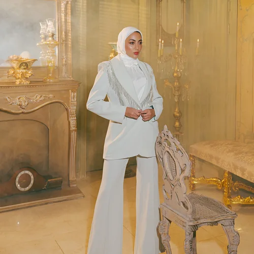 ملابس الحفلات والعطلات