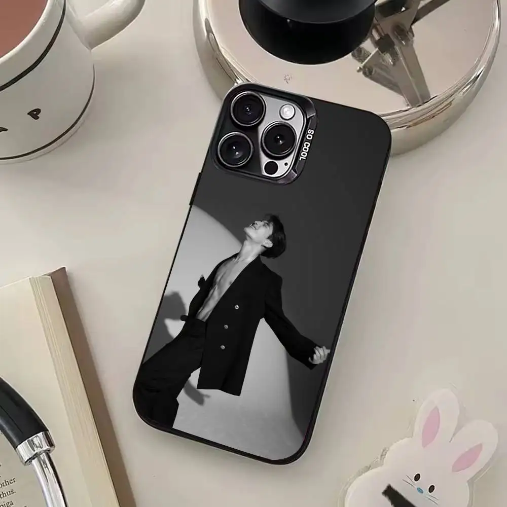 حافظة هاتف المغني J-Jackson P.Jack W-Wang لهاتف iPhone17,16,15,14,13,12,11 Plus، Pro Max غطاء مقاوم للصدمات باللون الأسود غير اللامع