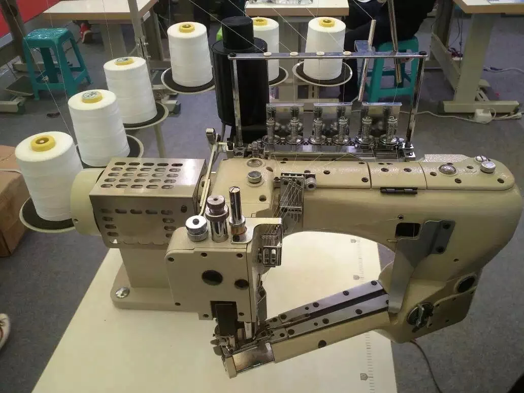 Four-needle and Six-thread Sewing Machine Boneless Sewing Small Mouth Splicing Interlock Sewing Automati