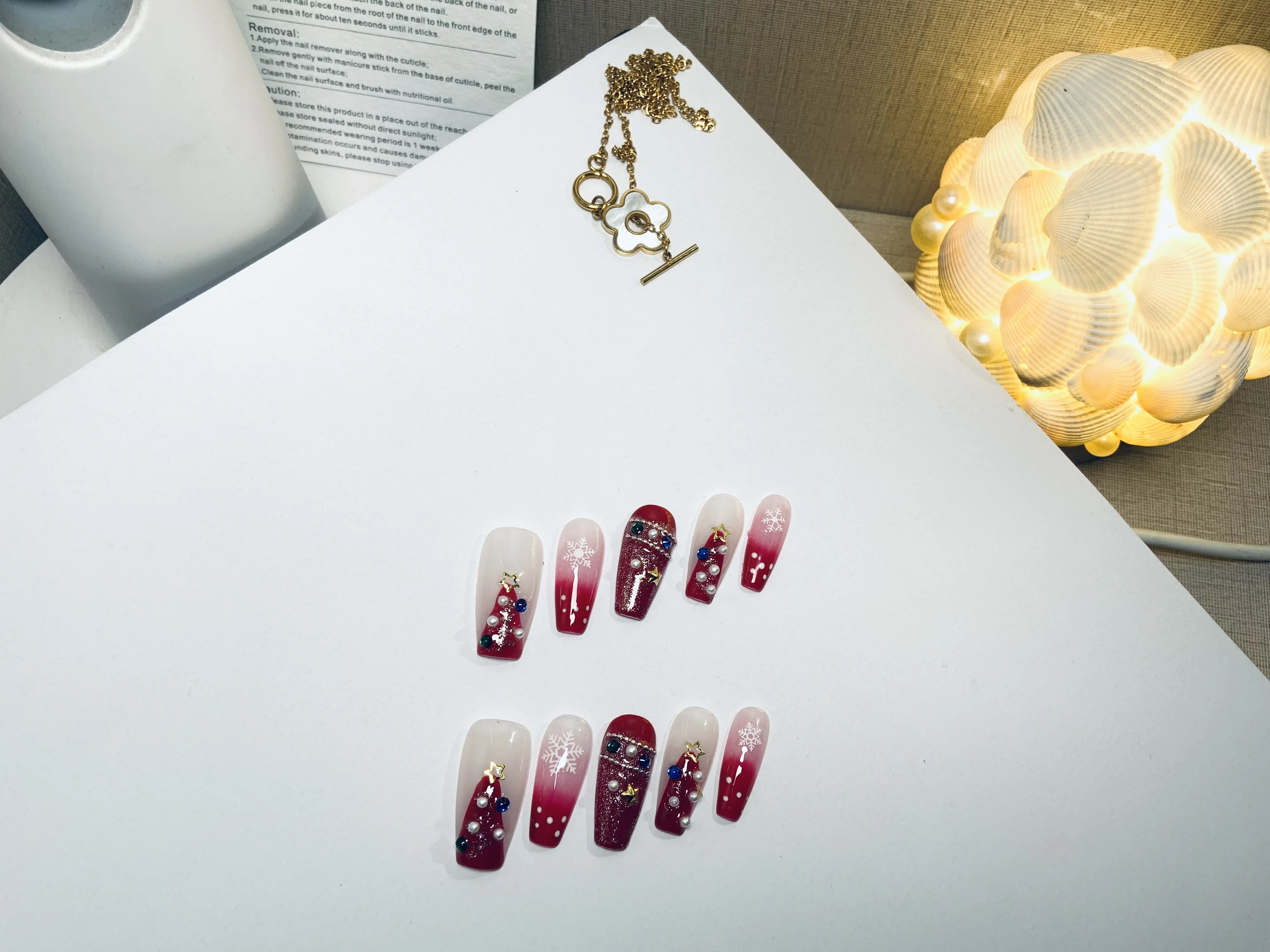 Christmas Tree Luxury 10Pcs /Set Red White False Glue Press on Nails French Snow  Handmade Removable Rhinestone Pearl Diamond