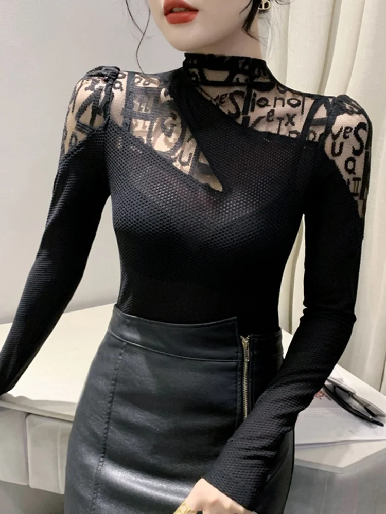 セクシーな透かし彫りロングスリーブTシャツ レディース 春新作 スリムフィット スプライシングトップス 小柄な体型向け 韓国風通勤服