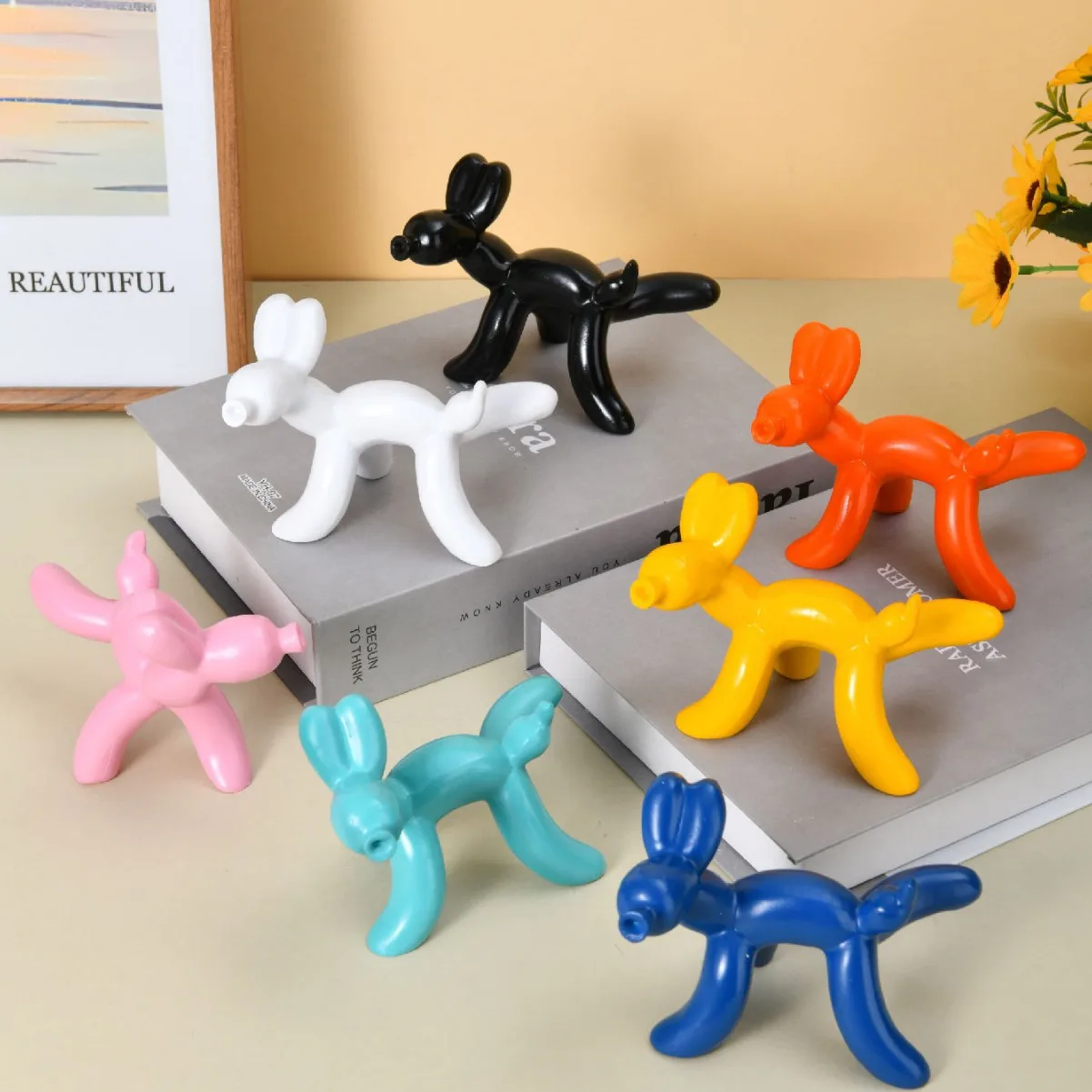 Modern Minimalist Resin Peeing Dog Balloon Dog Figurine - Creative Home Decor, Unique Living Room Showpiece