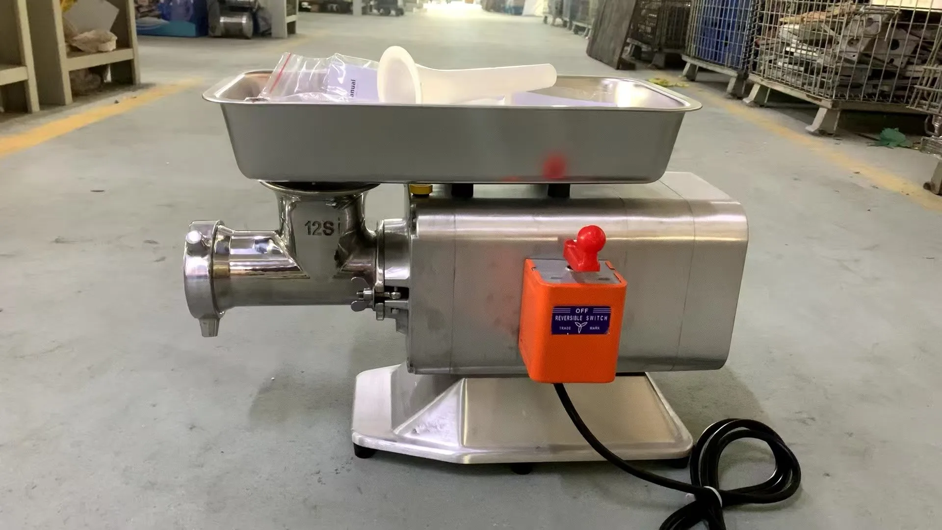 

Hot SellingForward-reverse Switch Commercial Heavy-Duty 2HP Electric Meat Grinder Juicer and Cake Aide for Home or Commercial Us