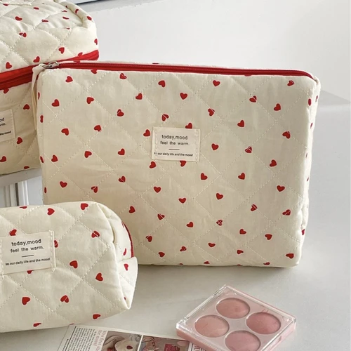 Imagen 2 del producto Lindas bolsas de cosméticos con forma de corazón de pana para mujer, bolsa de maquillaje de gran capacidad, organizador de viaje