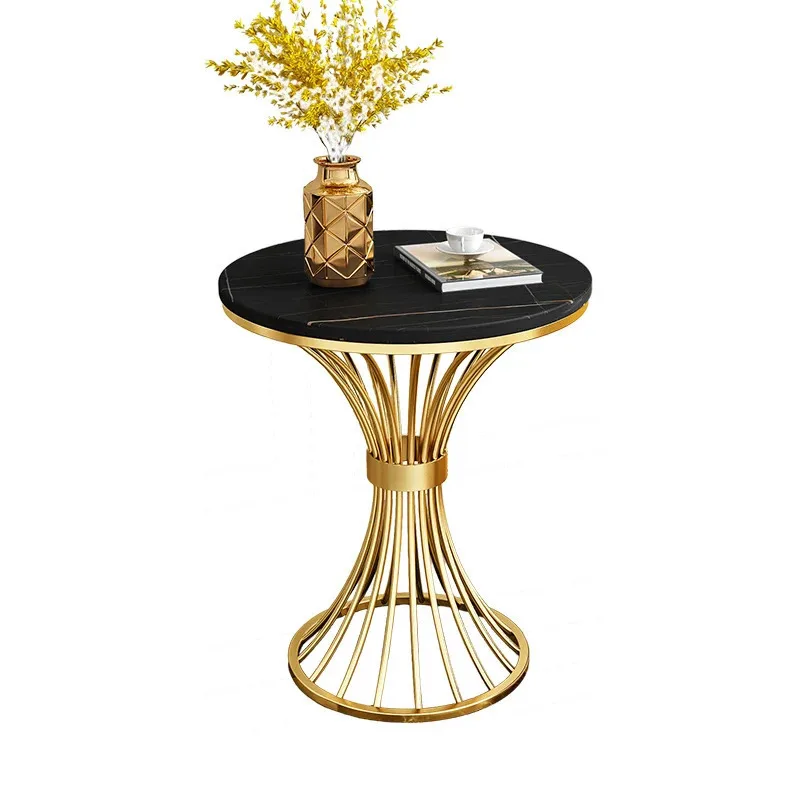 小さな丸いサイドテーブル,黒と金の金属鉄のカウンタートップ,北欧と韓国のデザイン,高級屋根裏部屋の装飾