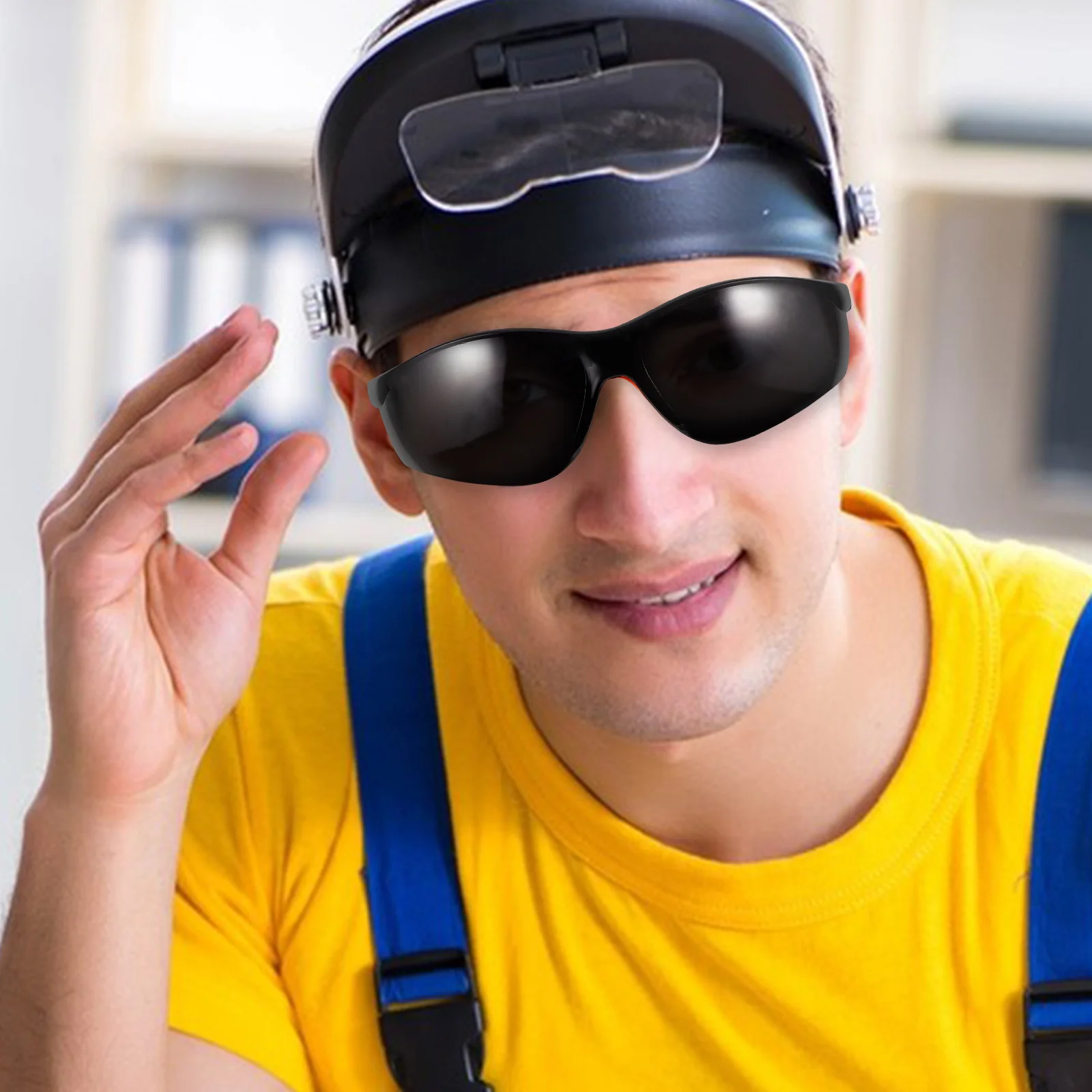 Welding Eyeglasses Protective Goggles Comfortable Wear for Mechanics Machinists Eye Protection in Industrial Work