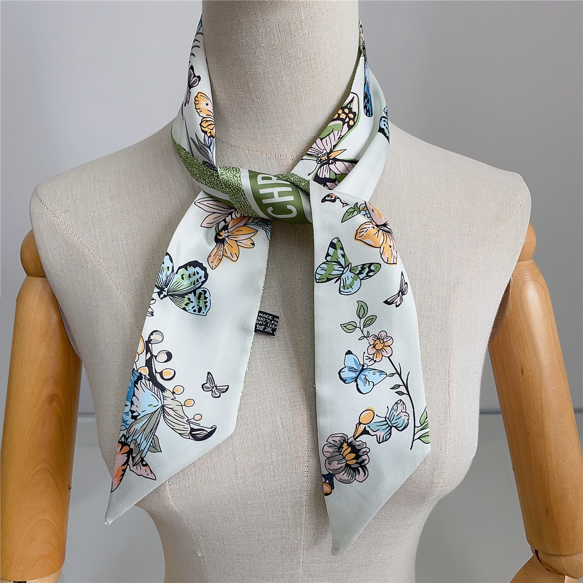 2024 New Design Butterflies In The Flowers Tarot Scarf Women Skinny Bag Silk Scarves Luxury Brand Scarf Foulard Headband