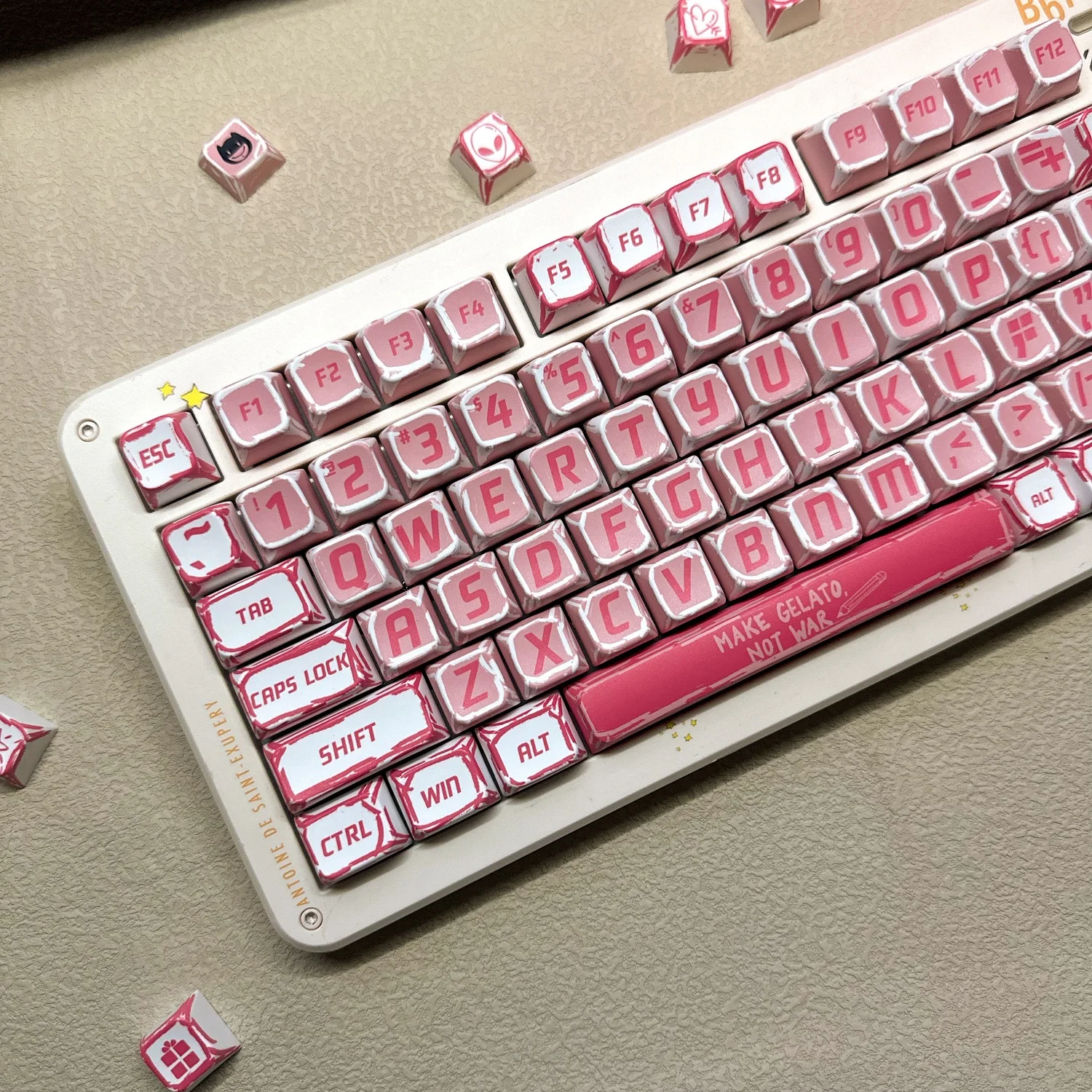 

Колпачки для клавиш Bad Sweetheart, розовый комикс, гравировка на ветру, PBT, адаптация Maiga Lion от Ace68 Fire68, клавиатура с магнитной осью