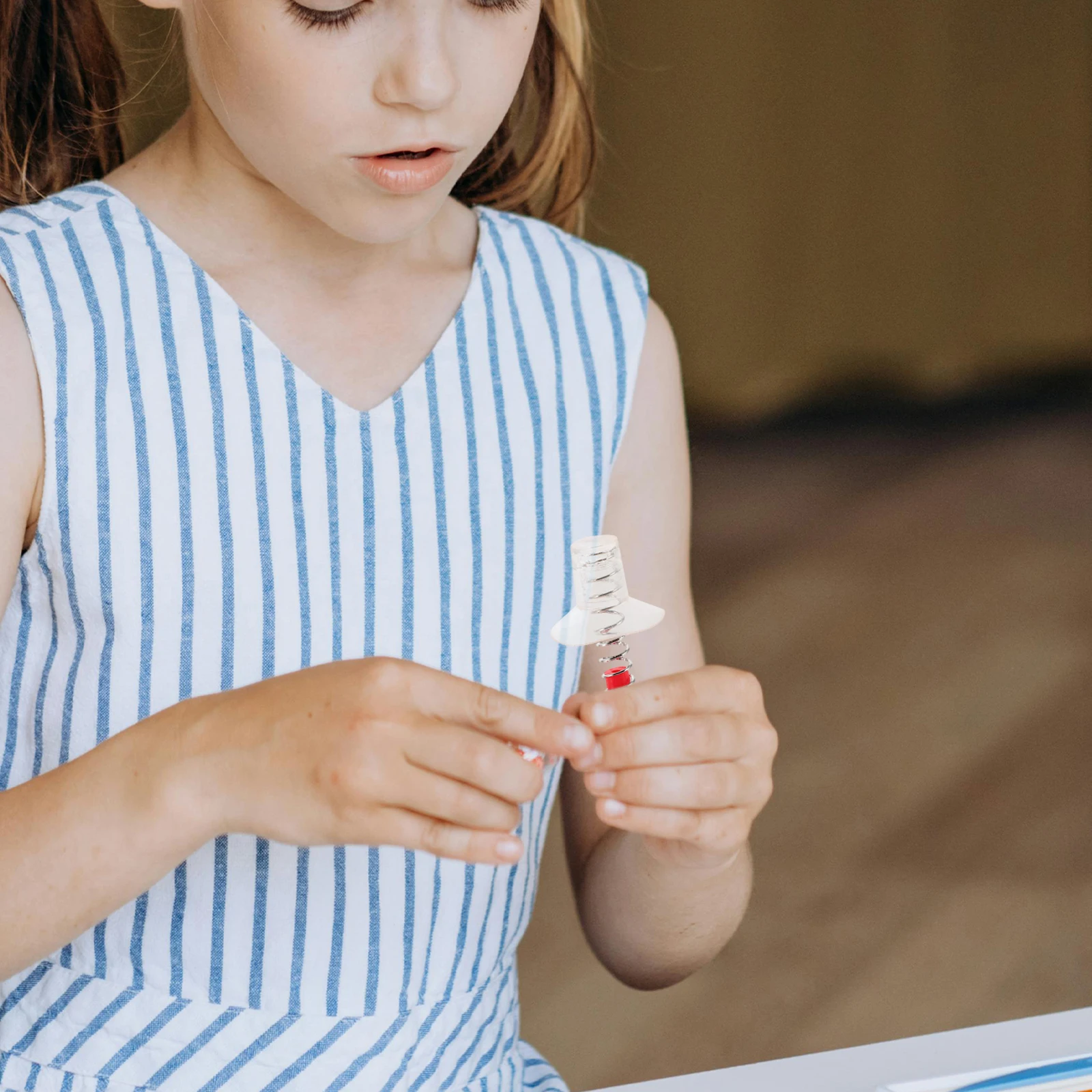 50 pezzi primavera ventosa giocattoli novità scrivania fisica metallo regalo per bambini bomboniere bambini bambino ragazza giocattoli primavera sensoriale agitarsi