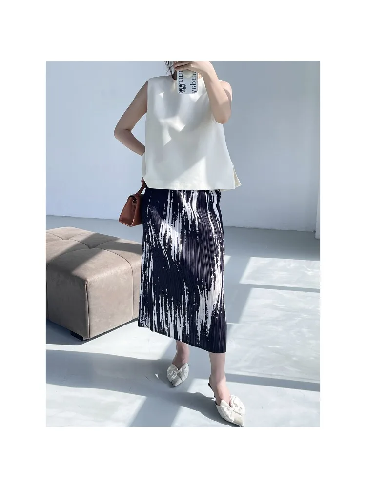 Miyake 2025 Summer New Black and White Printed Folded Half Skirt Retro Style Commuter Medium Length Skirt for Children