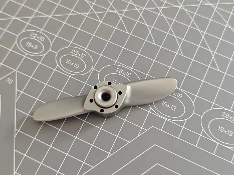 

Материал из титанового сплава для пропеллера, двухлопастного гироскопа на кончике пальца