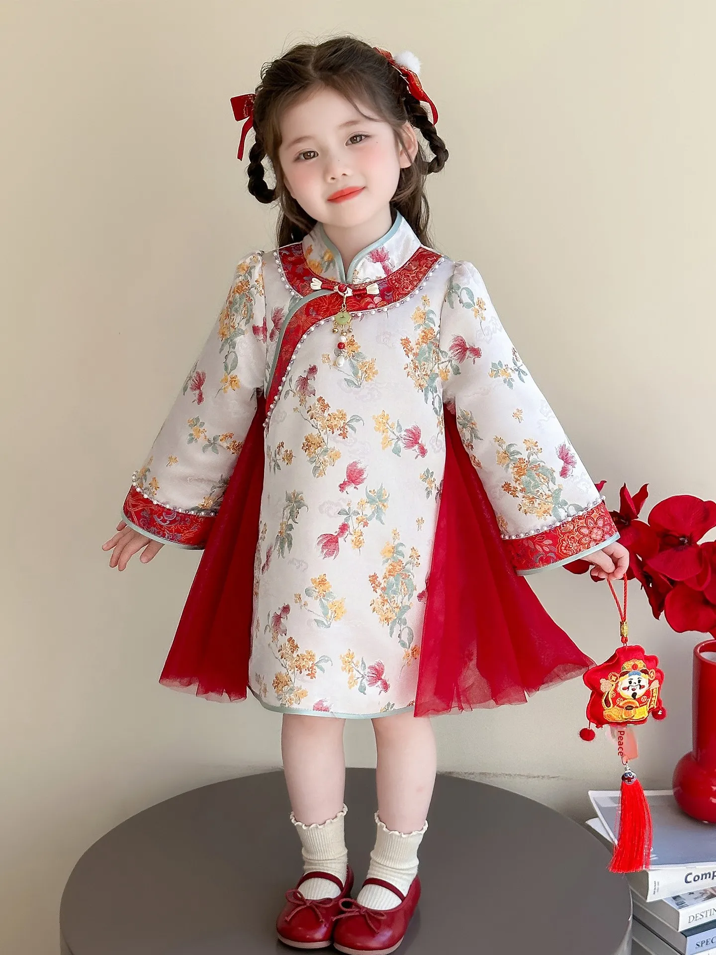プリンセススタイルのチャイナドレス小さな女の子のための春と秋の着用中国の伝統的な服ボタンデザインファッショナブルなミドル丈のスカート
