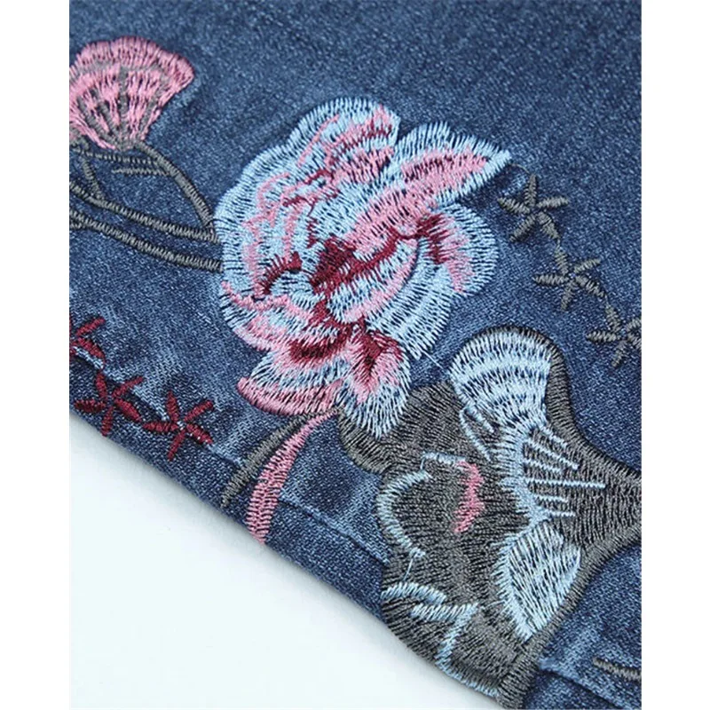 2024 Fashion Flower Embroidery Loose Mom Jeans Plus Size Elastic Waist Denim Harem Pants Women Vintage Washed Ankle Denim Pants