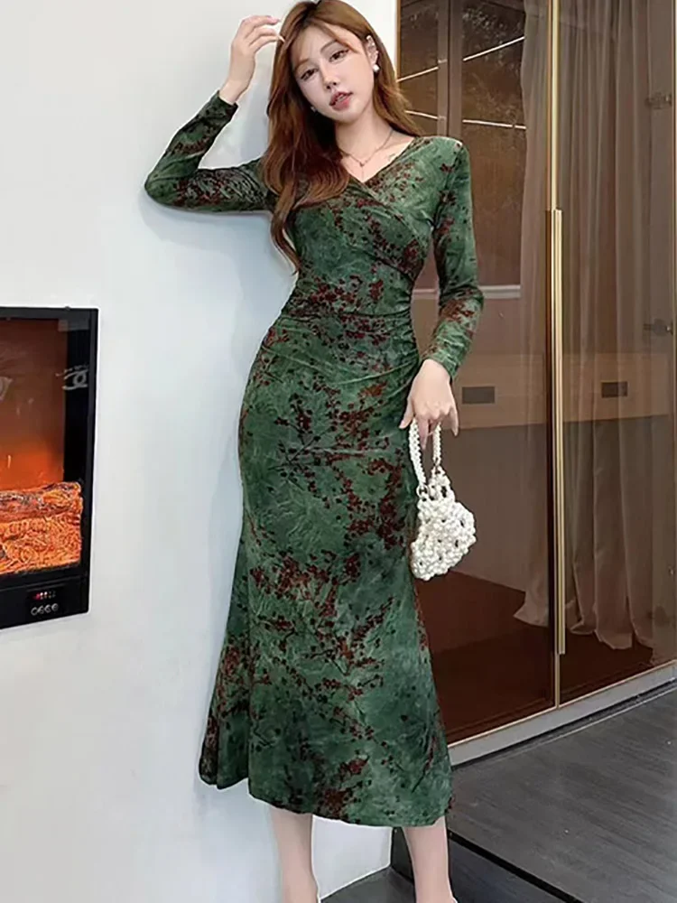 

Осень-зима, зеленое бархатное платье миди с длинными рукавами и цветочным принтом, 202, корейское роскошное вечернее платье, женские элегантные облегающие праздничные платья