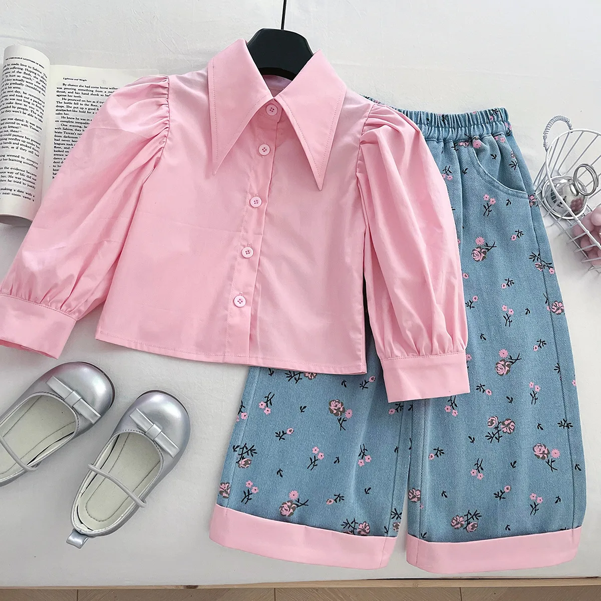 2025 autumn new Korean version of the girls pink flowers jumper shirt denim trousers fashionable three-piece set