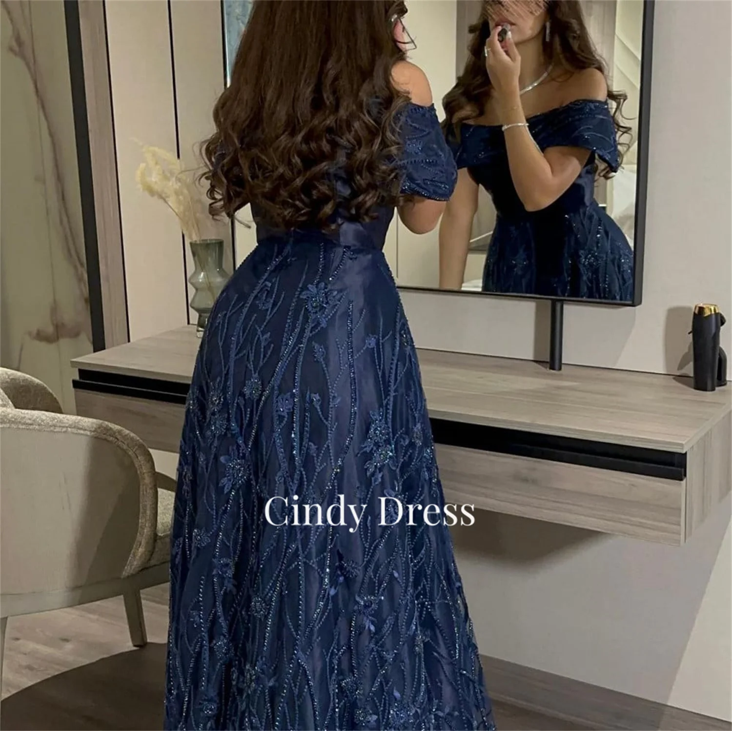 Aangepaste off-the-shoulder avondjurken vrouw elegante en mooie damesjurken voor schoolfeest Eid Al-fitr glanzende marineblauwe lijn A