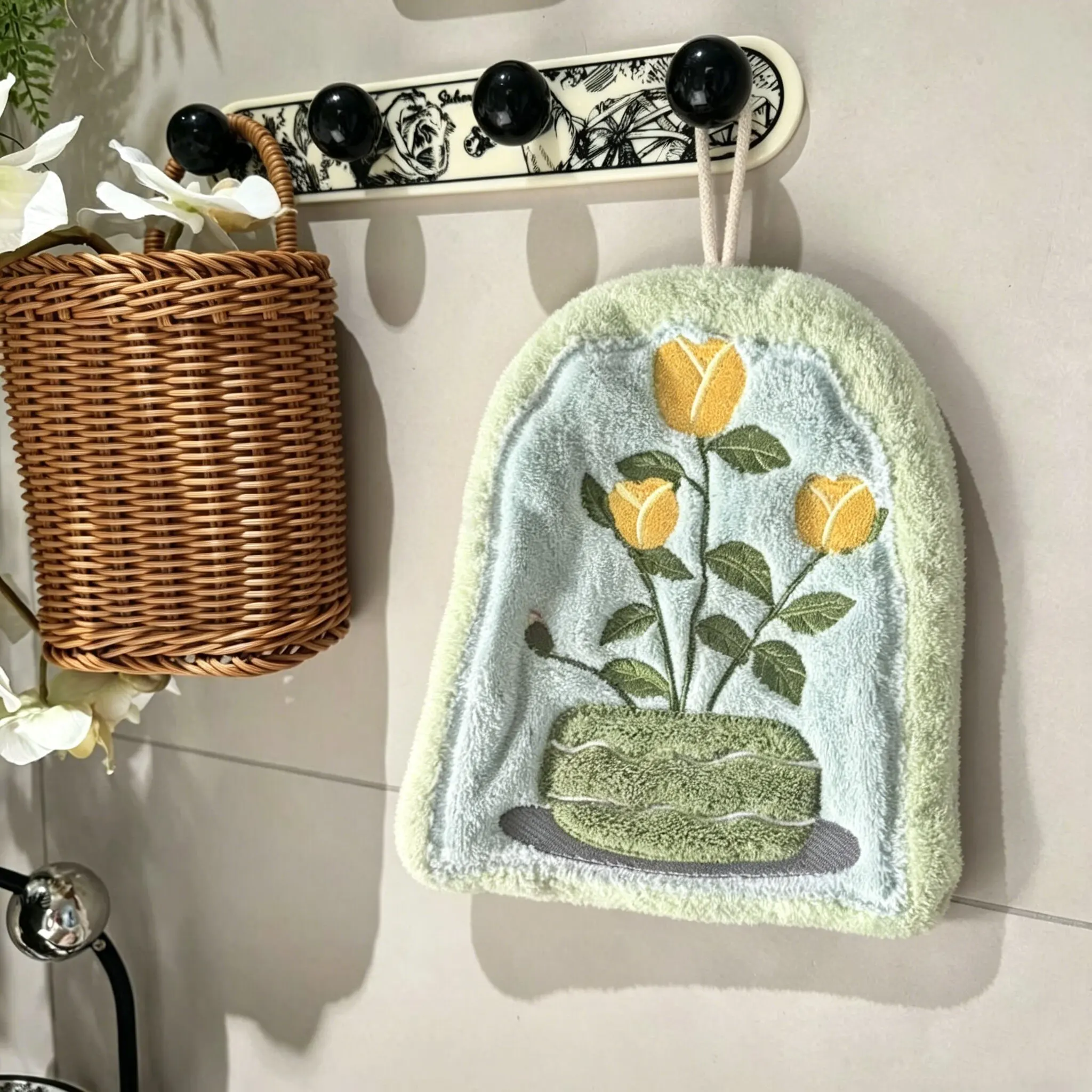 Floral Embroidery Hanging Hand Towel, Soft Coral Fleece Absorbent Hand Cloth, Bathroom Kitchen Decor Handkerchief