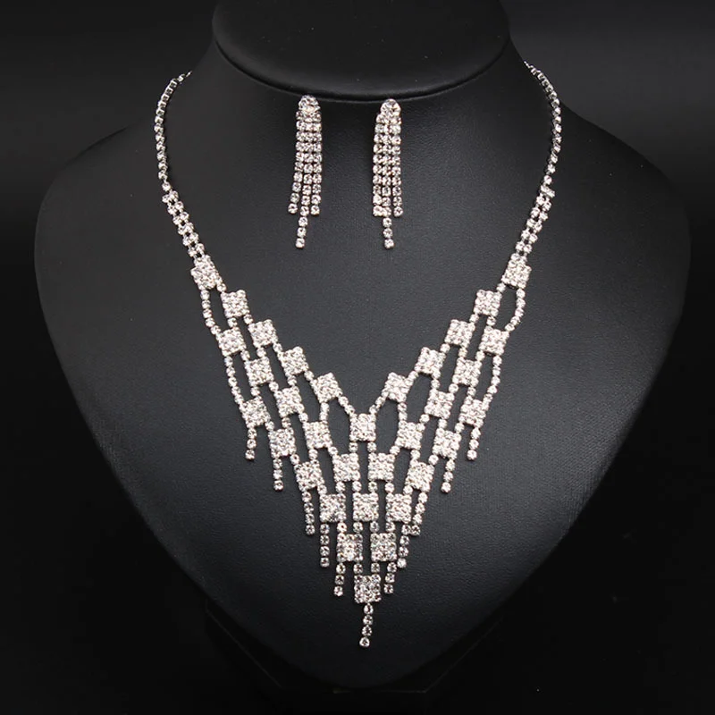 

New diamond-studded necklace and earrings set - elegant evening dress jewelry - simple and elegant accessories for women