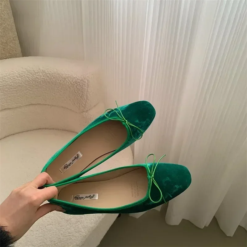 Design New Style Elegant Velvet Ballerina Shoes Woman Luxury Velour Ballet Flats Ladies Retro Round Toe Bowknot Shallow Loafers